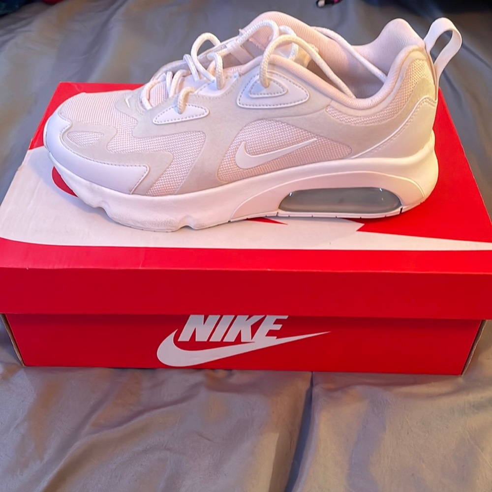 Brand new Nike air max 200 size 9